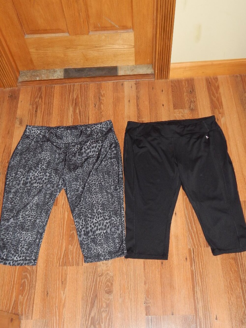 LOT 2 Women's Size XL 16/18 DANSKIN Now Exercise Yoga Capri Stretch Pants